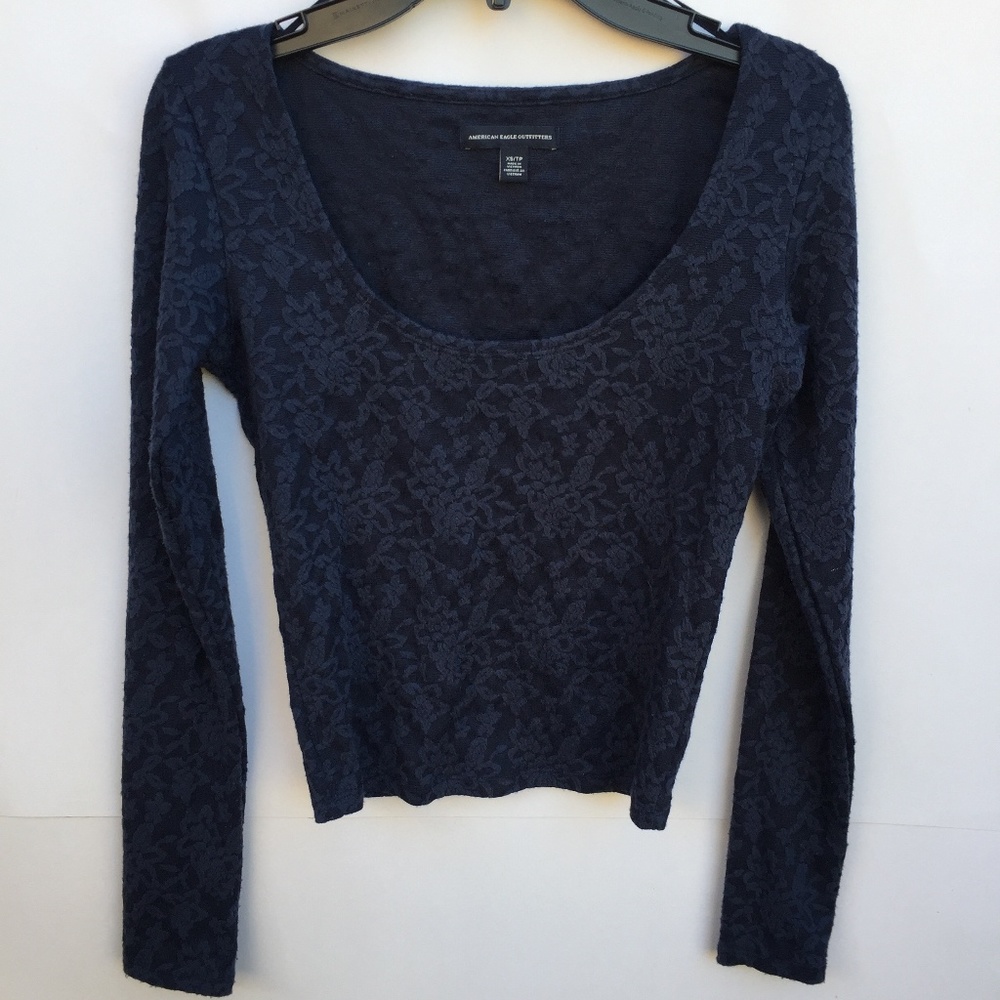 American Eagle Xs navy blue lace Floral crop top